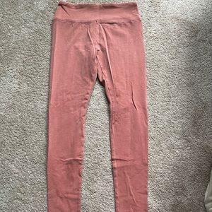 Peach/orange leggings